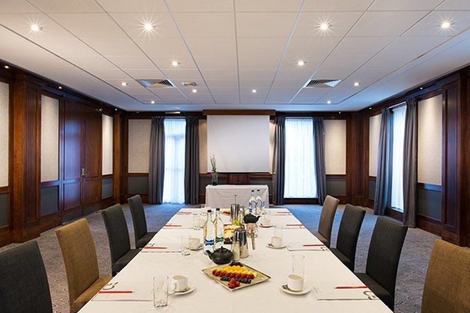 West By Compass Hospitality 3* Глазго